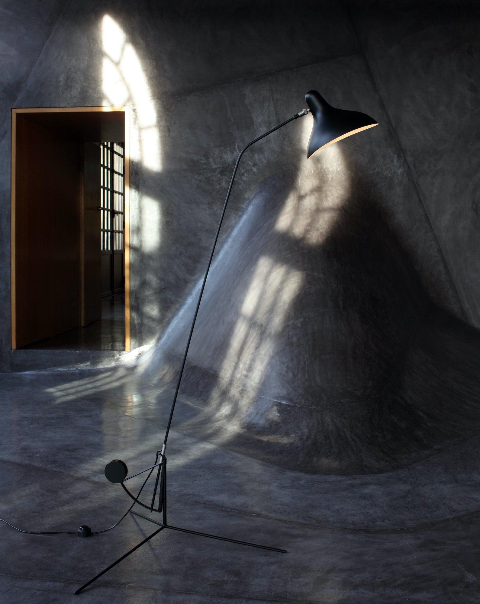 DCW Editions Mantis BS1 Floor Lamp | Inspyer Lighting