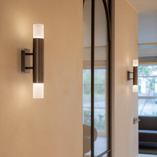 Ilfari Embrace Wall Light